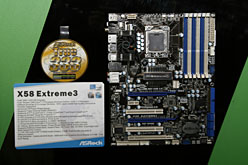 画像ギャラリー No.006のサムネイル画像 / ASRock,CeBIT 2010の会場で,次世代6コアCPU「Gulftown」のデモを実施中