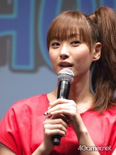 画像ギャラリー No.024のサムネイル画像 / 藤本美貴さんも登場！　明日発売の「ブルードラゴン 異界の巨獣」完成披露発表会で，鵜之澤社長はひたすら冷や汗
