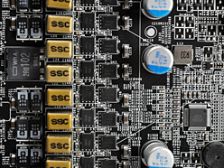 画像ギャラリー No.011のサムネイル画像 / “OC上等”なHD 5870カードは,ゲーム用途でメリットをもたらすか。MSI「R5870 Lightning」を試す