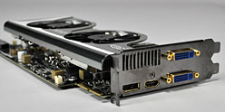 画像ギャラリー No.019のサムネイル画像 / “OC上等”なHD 5870カードは,ゲーム用途でメリットをもたらすか。MSI「R5870 Lightning」を試す