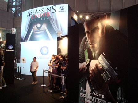 画像ギャラリー No.002のサムネイル画像 / ［TGS 2009］「アサシン クリードII」「スプリンターセル コンヴィクション」に注目！　Tシャツプレゼントも見逃せないユービーアイソフトブース速報