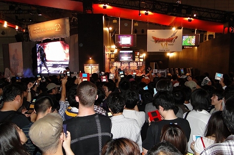 画像ギャラリー No.002のサムネイル画像 / ［TGS 2009］一般公開日レポートその2：スクウェア・エニックス/ソニー・コンピュータエンタテインメント/マイクロソフト/バンダイナムコゲームスの試遊台待ち時間を調べてみた