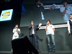 画像ギャラリー No.009のサムネイル画像 / ［TGS 2009］ランカとアムロもやってきた！ バンダイナムコゲームス「夢の！ロボットゲーム大集結」ステージ