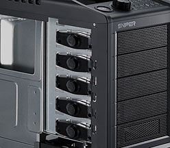 画像ギャラリー No.011のサムネイル画像 / Cooler Masterのゲーマー向けブランド「CM Storm」が国内始動。第1弾PCケース「Sniper」は3月19日発売