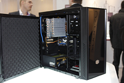 画像ギャラリー No.009のサムネイル画像 / ［CeBIT］Cooler Master，「CM Storm」ブランドのワイヤードマウス「Spawn」を公開。高性能光学センサー採用がウリ