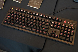 画像ギャラリー No.036のサムネイル画像 / ［COMPUTEX］CM Storm限定“緑軸”，「Cherry MX Green」採用のゲーマー向けキーボードをCooler Masterが披露