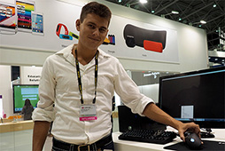 画像ギャラリー No.004のサムネイル画像 / ［COMPUTEX］DHARMAPOINTのマウスにそっくり!? Cooler Masterのゲーマー向け新型マウス「Mizar」について，直球でいろいろ聞いてきた