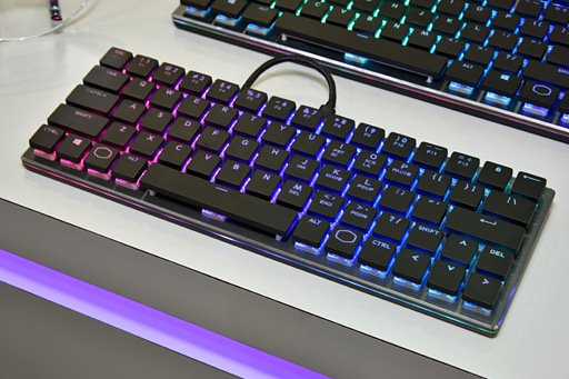 画像ギャラリー No.002のサムネイル画像 / ［COMPUTEX］HHKB Lite2風67キー配列の低背Cherry MX搭載キーボードをCooler Masterが披露
