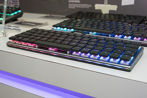 画像ギャラリー No.006のサムネイル画像 / ［COMPUTEX］HHKB Lite2風67キー配列の低背Cherry MX搭載キーボードをCooler Masterが披露