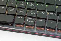 画像ギャラリー No.008のサムネイル画像 / ［COMPUTEX］HHKB Lite2風67キー配列の低背Cherry MX搭載キーボードをCooler Masterが披露