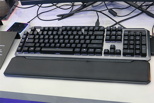 画像ギャラリー No.002のサムネイル画像 / Cooler Masterの片手用キーパッド「ControlPad」は,Cherry赤軸なのにアナログ入力ができる!?