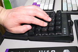 画像ギャラリー No.013のサムネイル画像 / Cooler Masterの片手用キーパッド「ControlPad」は,Cherry赤軸なのにアナログ入力ができる!?