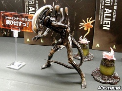 画像ギャラリー No.010のサムネイル画像 / 幕張メッセのホール1からホール8まで，ぶち抜きで開催された「ワンダーフェスティバル2010［冬］」で新作フィギュアの波に揉まれてきました