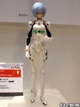 画像ギャラリー No.039のサムネイル画像 / 幕張メッセのホール1からホール8まで，ぶち抜きで開催された「ワンダーフェスティバル2010［冬］」で新作フィギュアの波に揉まれてきました
