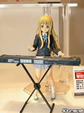 画像ギャラリー No.051のサムネイル画像 / 幕張メッセのホール1からホール8まで，ぶち抜きで開催された「ワンダーフェスティバル2010［冬］」で新作フィギュアの波に揉まれてきました