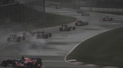 画像ギャラリー No.003のサムネイル画像 / 「F1 2010」,公式サイトで最新PV&スクリーンショットが公開。舞い上がる水しぶきなど,巧みに表現されたグラフィックスをチェック