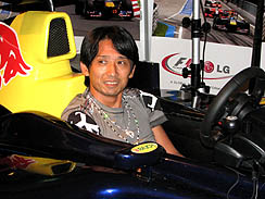 画像ギャラリー No.009のサムネイル画像 / 伝説のF1ドライバーが集合。コードマスターズ,10月7日発売予定の「F1 2010」完成披露会を開催