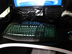画像ギャラリー No.025のサムネイル画像 / ［TGS 2009］性能よりも構造に惚れる。予想以上にヤバかったAlienwareのゲーマー向けPC