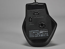 画像ギャラリー No.032のサムネイル画像 / 【PR】“G9xの色違い”に非ず！ 「Alienware TactX Mouse」は，ゲーマーの有力な選択肢だ