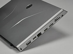 画像ギャラリー No.007のサムネイル画像 / 【PR】11.6インチ液晶のノートPCで,本当に3Dゲームはプレイできるの? 「Alienware M11x」が持つ実力を,洗いざらい明らかにしてみた