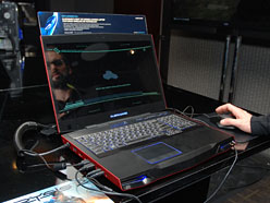 画像ギャラリー No.007のサムネイル画像 / 【PR】Alienwareは年頭からエンジン全開。「M17x」の新モデルは，フルHDの120Hz液晶が選択可能で，PS3やXbox 360のゲーム画面表示もできる