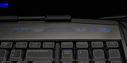 画像ギャラリー No.012のサムネイル画像 / 【PR】Alienwareは年頭からエンジン全開。「M17x」の新モデルは，フルHDの120Hz液晶が選択可能で，PS3やXbox 360のゲーム画面表示もできる