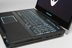 画像ギャラリー No.013のサムネイル画像 / 【PR】第3世代「ALIENWARE M17x」登場。ゲーマー向けノートPCはついに機能面でデスクトップPCを超えた