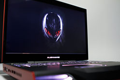 画像ギャラリー No.004のサムネイル画像 / 【PR】疑いなく速い「ALIENWARE M18x」。「ハイエンドデスクトップPCと同じ性能」がノートPCに収まった
