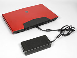 画像ギャラリー No.006のサムネイル画像 / 【PR】疑いなく速い「ALIENWARE M18x」。「ハイエンドデスクトップPCと同じ性能」がノートPCに収まった