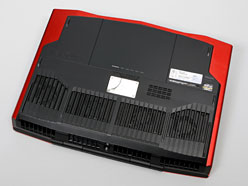 画像ギャラリー No.007のサムネイル画像 / 【PR】疑いなく速い「ALIENWARE M18x」。「ハイエンドデスクトップPCと同じ性能」がノートPCに収まった