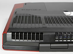 画像ギャラリー No.008のサムネイル画像 / 【PR】疑いなく速い「ALIENWARE M18x」。「ハイエンドデスクトップPCと同じ性能」がノートPCに収まった