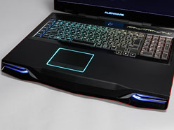 画像ギャラリー No.013のサムネイル画像 / 【PR】疑いなく速い「ALIENWARE M18x」。「ハイエンドデスクトップPCと同じ性能」がノートPCに収まった