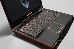 画像ギャラリー No.005のサムネイル画像 / 【PR】ゲーム性能とサイズの絶妙なバランス。「ALIENWARE M14x」は，ちょうどいい14インチノートPCだった