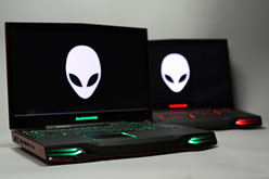 画像ギャラリー No.003のサムネイル画像 / 【PR】「最強vs.最強」。ALIENWARE M18xのHD 6990M CFXモデルとGTX 580M SLIモデル，頂上決戦