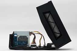 画像ギャラリー No.037のサムネイル画像 / ALIENWAREノートPC専用の外付けグラフィックスボックス「Graphics Amplifier」レビュー。“夢のデバイス”は本当に使えるのか?