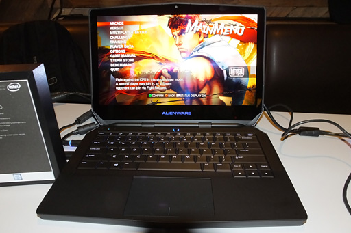 画像ギャラリー No.002のサムネイル画像 / ［CES 2016］有機ELパネル搭載のゲーマー向けノートPC「ALIENWARE 13 OLED」が初披露。価格は1449ドルから