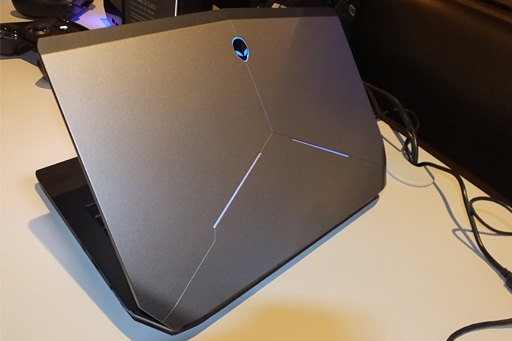 画像ギャラリー No.005のサムネイル画像 / ［CES 2016］有機ELパネル搭載のゲーマー向けノートPC「ALIENWARE 13 OLED」が初披露。価格は1449ドルから