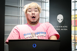 画像ギャラリー No.018のサムネイル画像 / 【PR】「NEW ALIENWARE 13 OLED VR」×バイオハザード7×男色ディーノ。有機ELパネル搭載ノートPCはゲームに何をもたらすか，プロレスラーが考えてみた