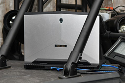 画像ギャラリー No.011のサムネイル画像 / ALIENWARE,エレクトロニックサウンドグループ「The Glitch Mob」とのコラボ成果をSXSWで生披露。自社内に設けた「Twitch配信ルーム」も公開