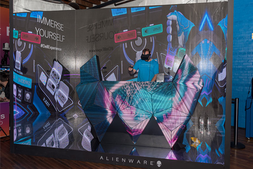 画像ギャラリー No.012のサムネイル画像 / ALIENWARE,エレクトロニックサウンドグループ「The Glitch Mob」とのコラボ成果をSXSWで生披露。自社内に設けた「Twitch配信ルーム」も公開