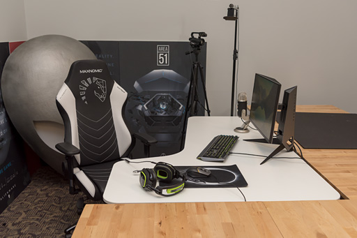 画像ギャラリー No.031のサムネイル画像 / ALIENWARE,エレクトロニックサウンドグループ「The Glitch Mob」とのコラボ成果をSXSWで生披露。自社内に設けた「Twitch配信ルーム」も公開