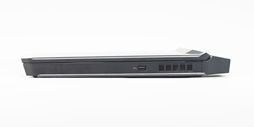 画像ギャラリー No.007のサムネイル画像 / 「ALIENWARE 17 R5」レビュー。17.3型の120Hz液晶パネル搭載ノートPCは高いコストを払うだけの価値がある