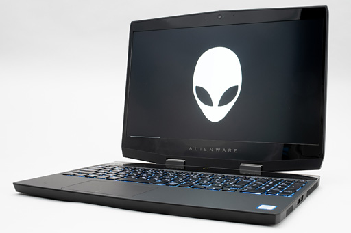 画像ギャラリー No.002のサムネイル画像 / 第1世代「ALIENWARE m15」レビュー。ブランド初の薄型軽量モデルは一点を除いて完成度の高いゲーマー向けノートPCだ
