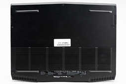 画像ギャラリー No.018のサムネイル画像 / 第1世代「ALIENWARE m15」レビュー。ブランド初の薄型軽量モデルは一点を除いて完成度の高いゲーマー向けノートPCだ