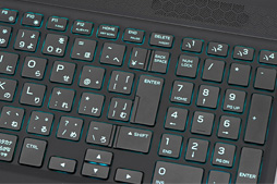 画像ギャラリー No.053のサムネイル画像 / 第1世代「ALIENWARE m15」レビュー。ブランド初の薄型軽量モデルは一点を除いて完成度の高いゲーマー向けノートPCだ