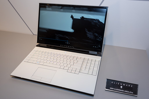 画像ギャラリー No.002のサムネイル画像 / ALIENWARE,GPUとCPUの交換に対応したモンスターノートPC「Area-51m」を国内発表。ALIENWARE mとDell Gの新モデルも