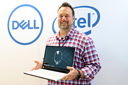 画像ギャラリー No.002のサムネイル画像 / 写真とインタビューで紐解くDellの新型ノートPC「ALIENWARE m15 R2」。第1世代から大きく変わったデザインを採用した理由とは?