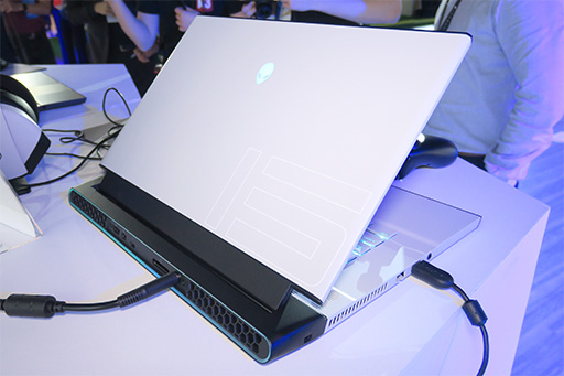 画像ギャラリー No.007のサムネイル画像 / 写真とインタビューで紐解くDellの新型ノートPC「ALIENWARE m15 R2」。第1世代から大きく変わったデザインを採用した理由とは?