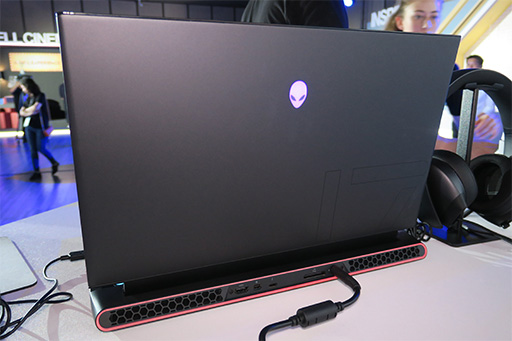 画像ギャラリー No.012のサムネイル画像 / 写真とインタビューで紐解くDellの新型ノートPC「ALIENWARE m15 R2」。第1世代から大きく変わったデザインを採用した理由とは?