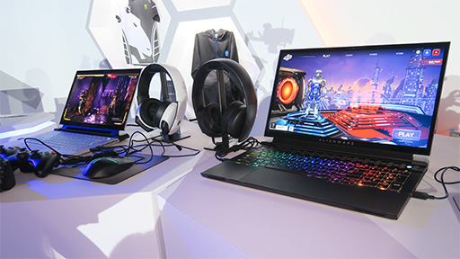 画像ギャラリー No.017のサムネイル画像 / 写真とインタビューで紐解くDellの新型ノートPC「ALIENWARE m15 R2」。第1世代から大きく変わったデザインを採用した理由とは?